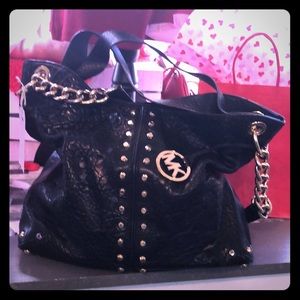 MK BLACK LEATHER HANDBAG